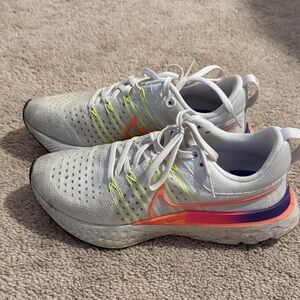 Nike White Running Sneakers with Coral Swoosh & Neon Yellow Accents